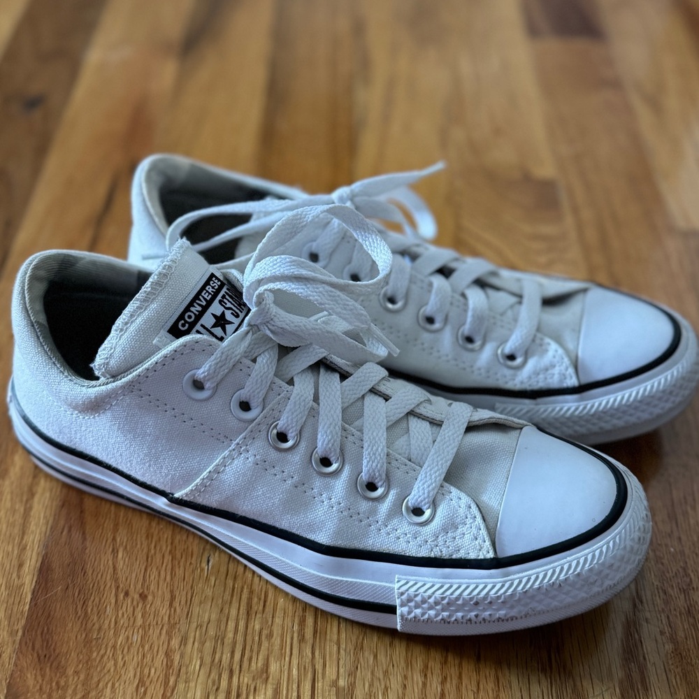 Converse Madison OX Women size 6.5 white! Like new!